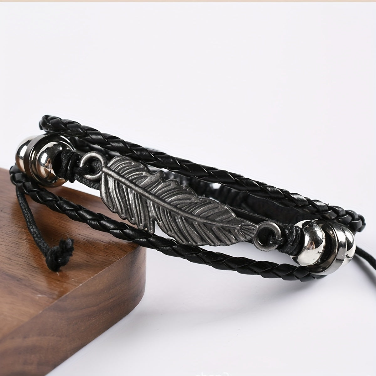 Vintage Leaf Leather Bracelet Adjustable Rope