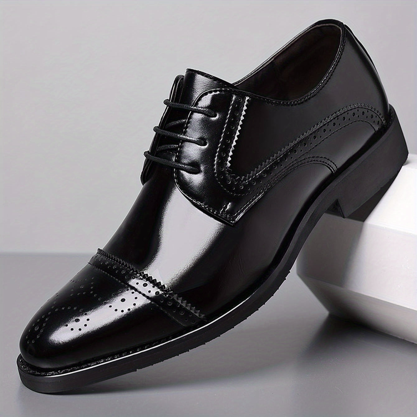 Men Ombre Perforated Lace up Oxford Shoes Non Slip Formal Shoes