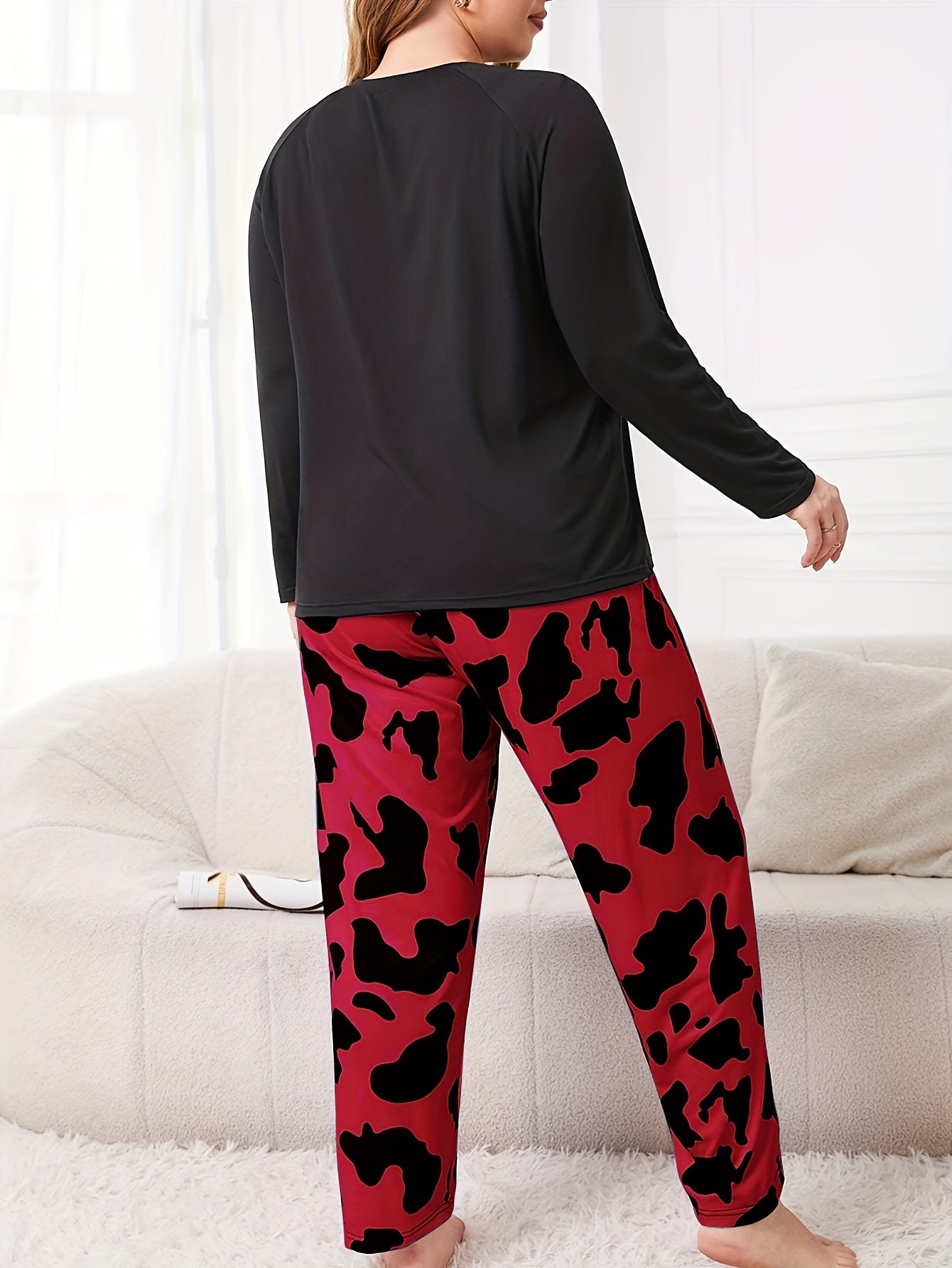  Eyelash & Cow Print Long Sleeve Round Neck T shirt & Pants Pajamas Set
