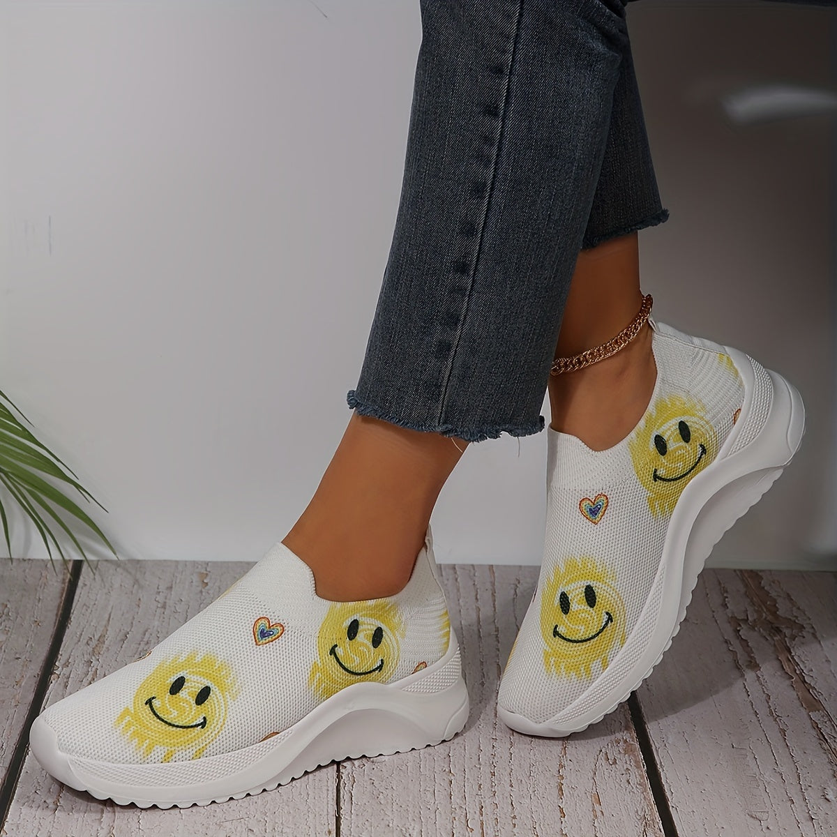 Smiling Face Print Mesh Running Shoes Lightweight Outdoor Sport Sneakers