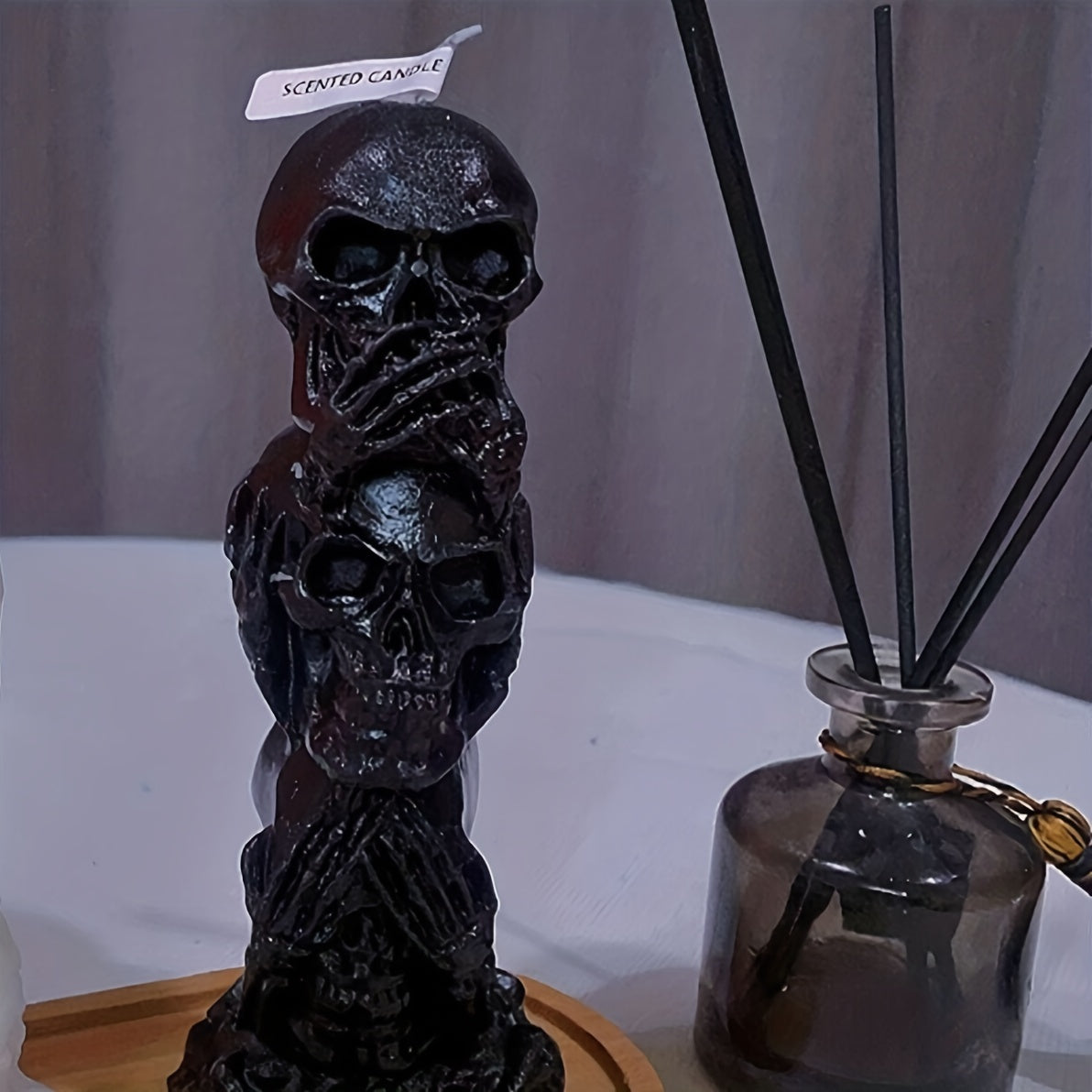 Halloween Triple Skull Swaying Aromatherapy Candle