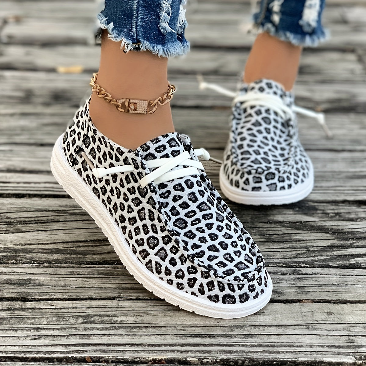 Leopard Pattern Skate Shoes for Women Flat Lightweight Lace-up Canvas