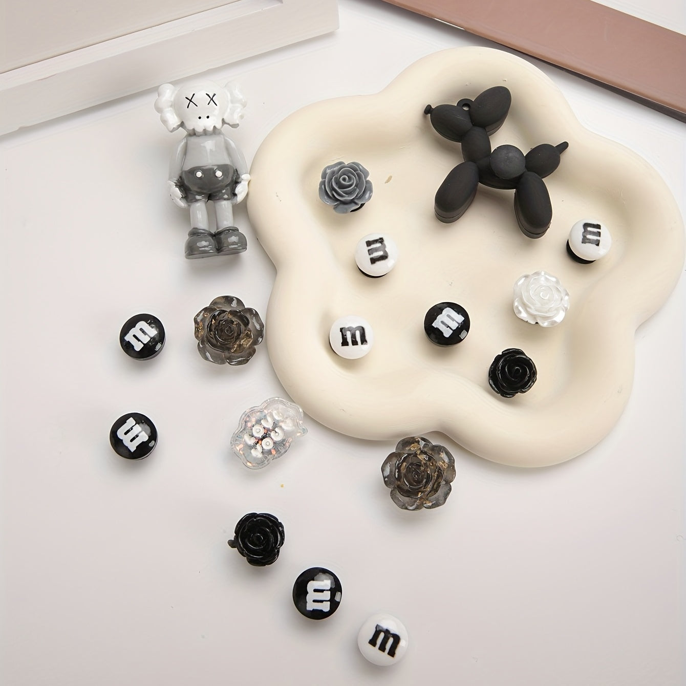 17pcs Cartoon & Flower Shoe Charms Resin Accessories