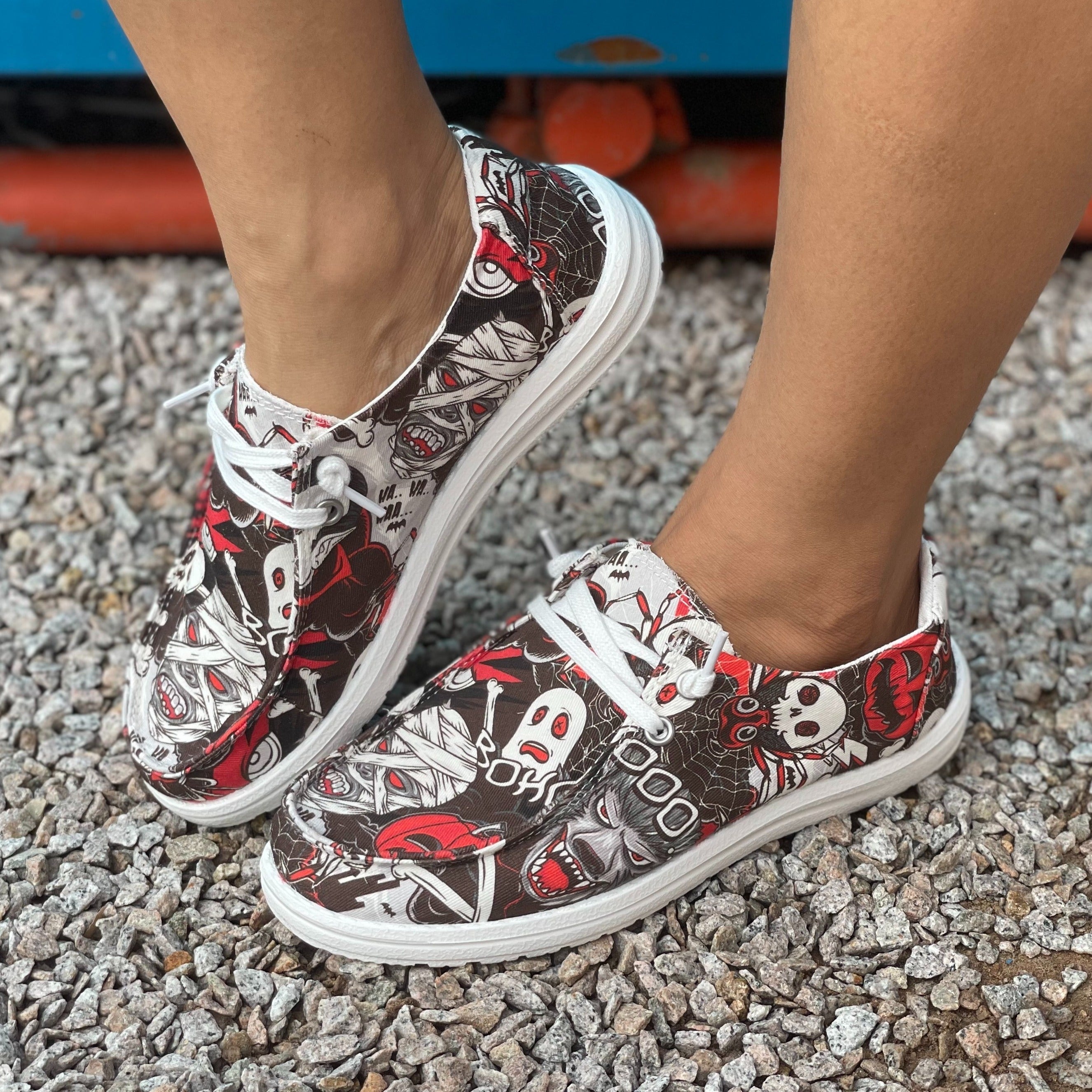 Scary Ghost Face Mummy Print Low Top Sneakers
