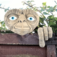 ET Alien Outdoor Wall Tree Hanging Decor Resin Crafts Ornaments