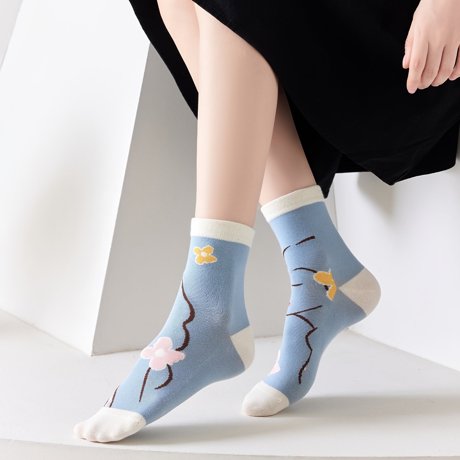 Funny Pattern Mid Tube Socks For Sports Skateboard Women's Socks