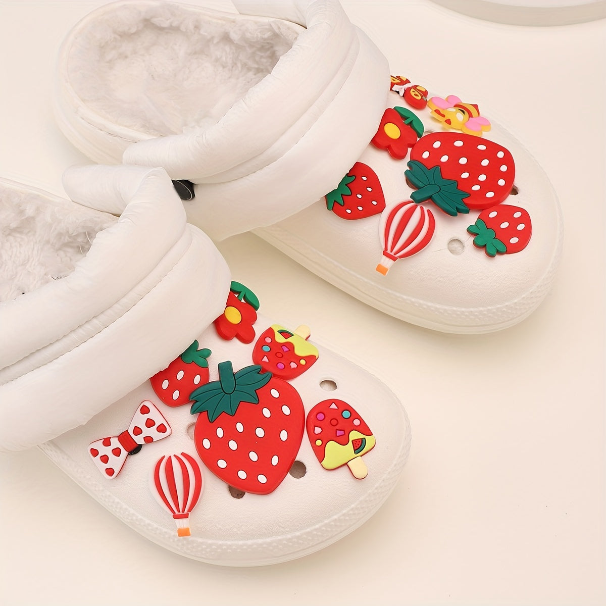 20pcs Cartoon Shoes Buckle Pink Strawberry Bee Shoe Charm DIY Shoe Accessories