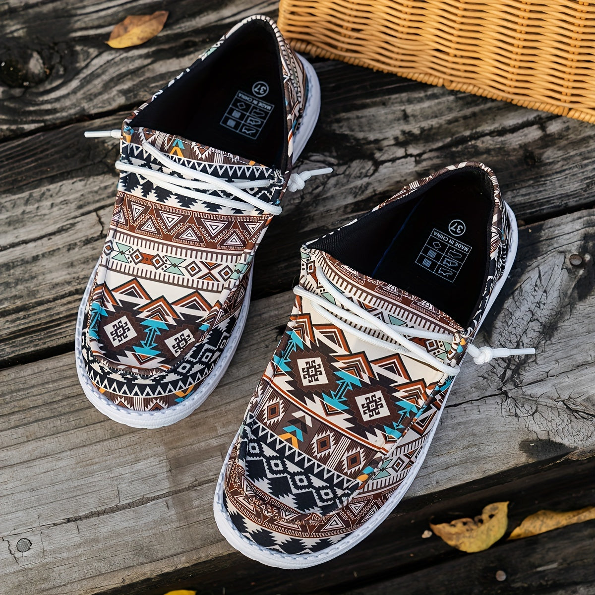 Geometric Printed Lace-up Casual Flat Shoes