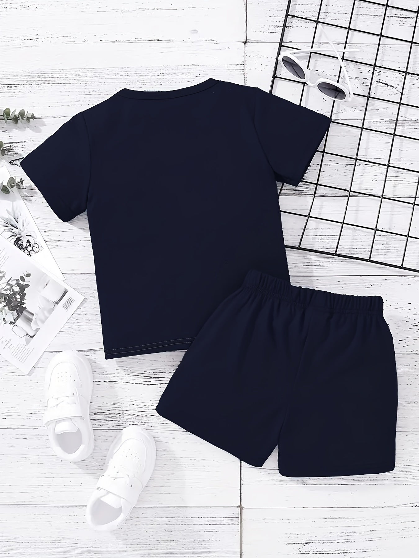 Boys Casual Block & Letter Graphic Print Short Sleeve T-shirt & Shorts Set