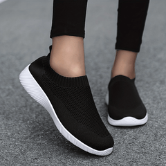 Women's Mesh Slip On Walking Shoes Breathable Anti-slip Outdoor Flat Shoes
