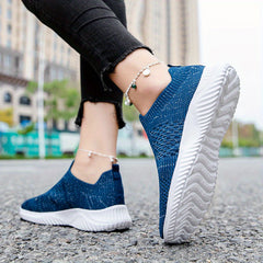Men's Lightweight Slip On Casual Shoes For Traveling Jogging