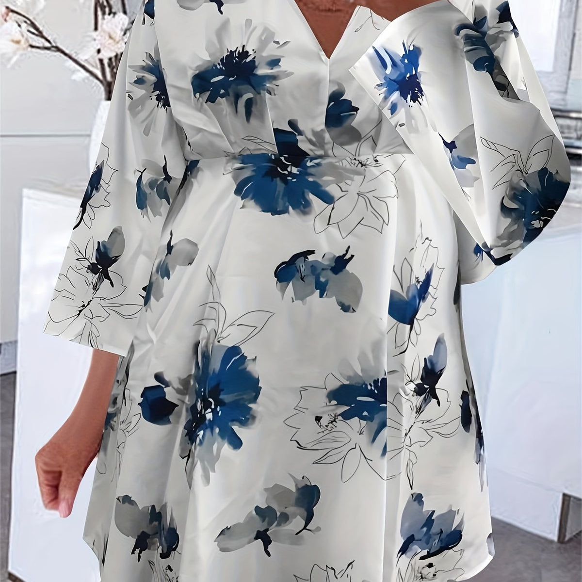  Floral Print V Neck Loose Fit Mini Dress
