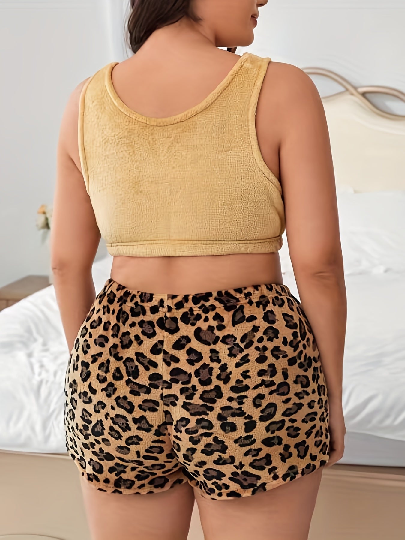  Fluffy Tank & Leopard Print Shorts Pajama Set