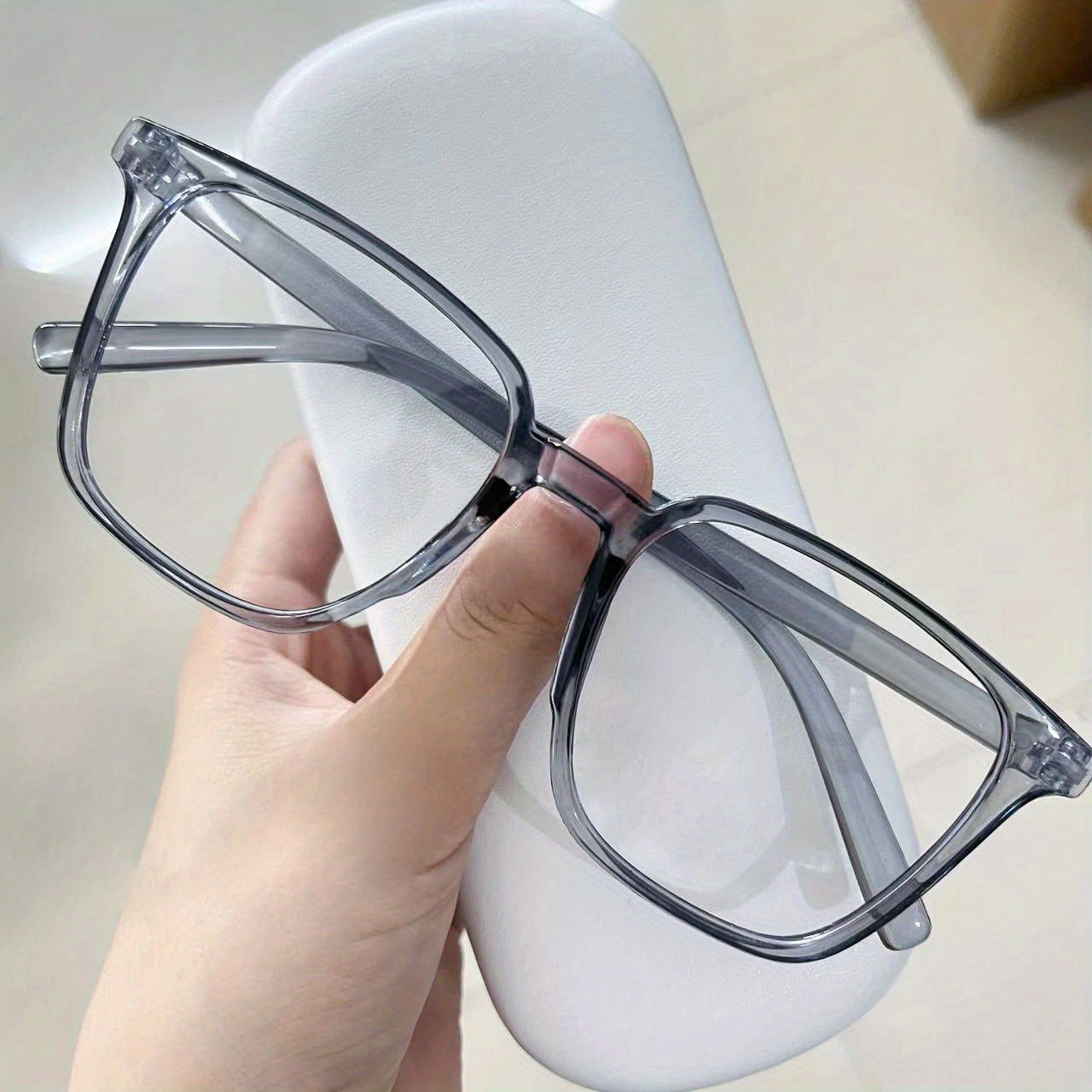 Lightweight Computer Game Glasses