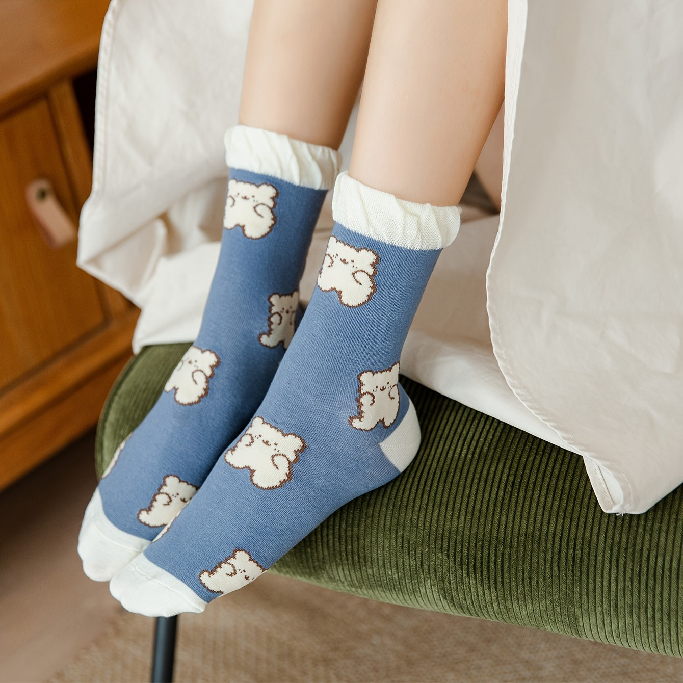 5 Pairs Teddy Bear Crew Socks Mixed Pattern Textured Pack