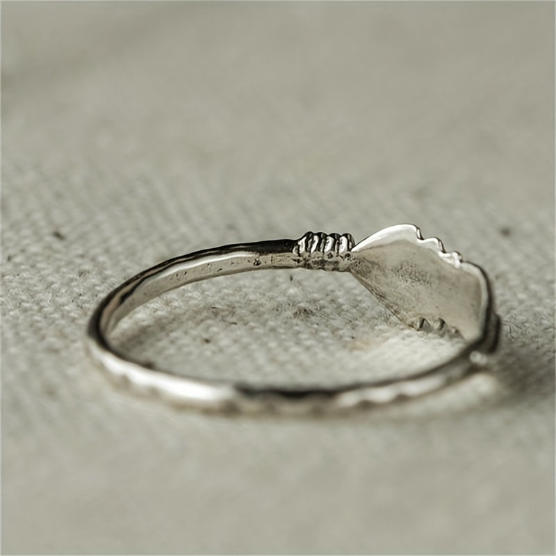 Retro Men's Feather Pattern Ring