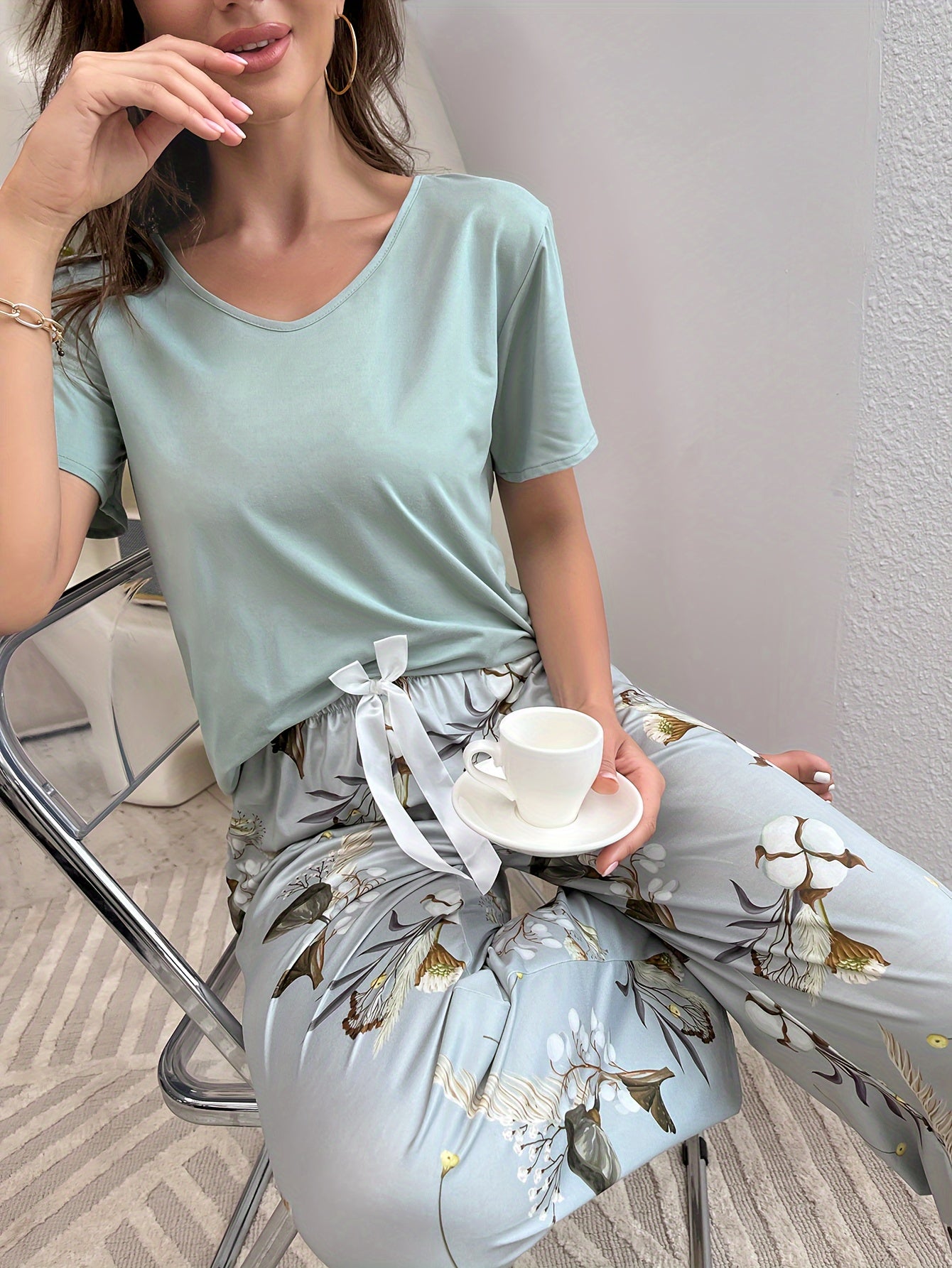 Floral Print Lounge Set V-Neck Top & Elastic Waist Pants