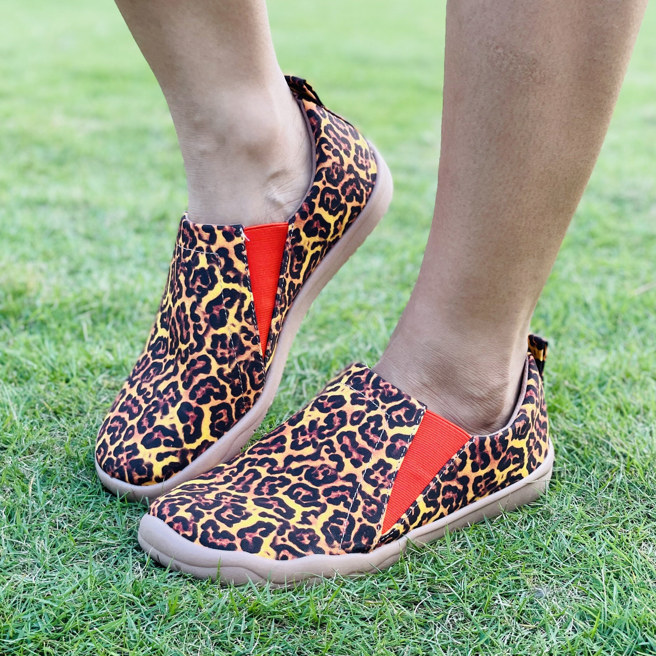 Leopard Pattern Canvas Slip On Round Toe Shoes