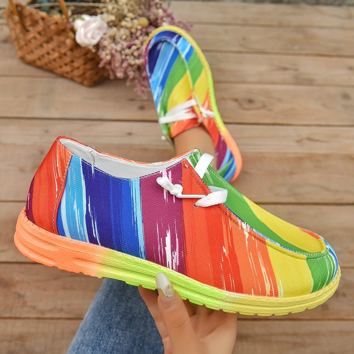 Striped Pattern Canvas Shoes Lace Up Lightweight Sneakers
