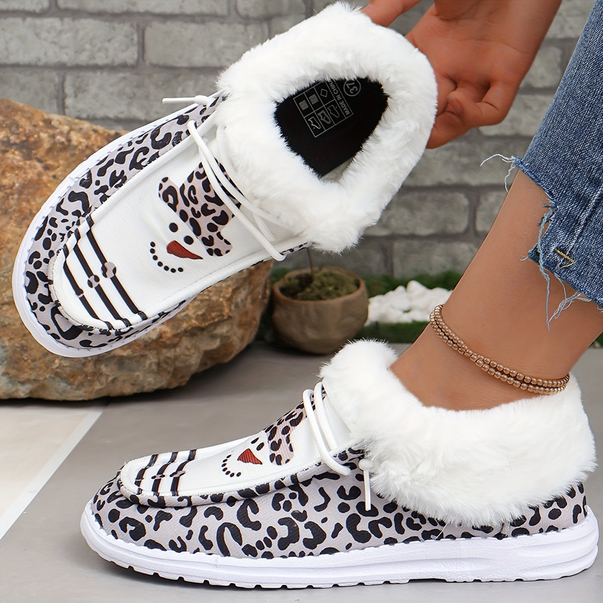 Women's Christmas Snowman & Leopard Print Thickened Skateboard Shoes