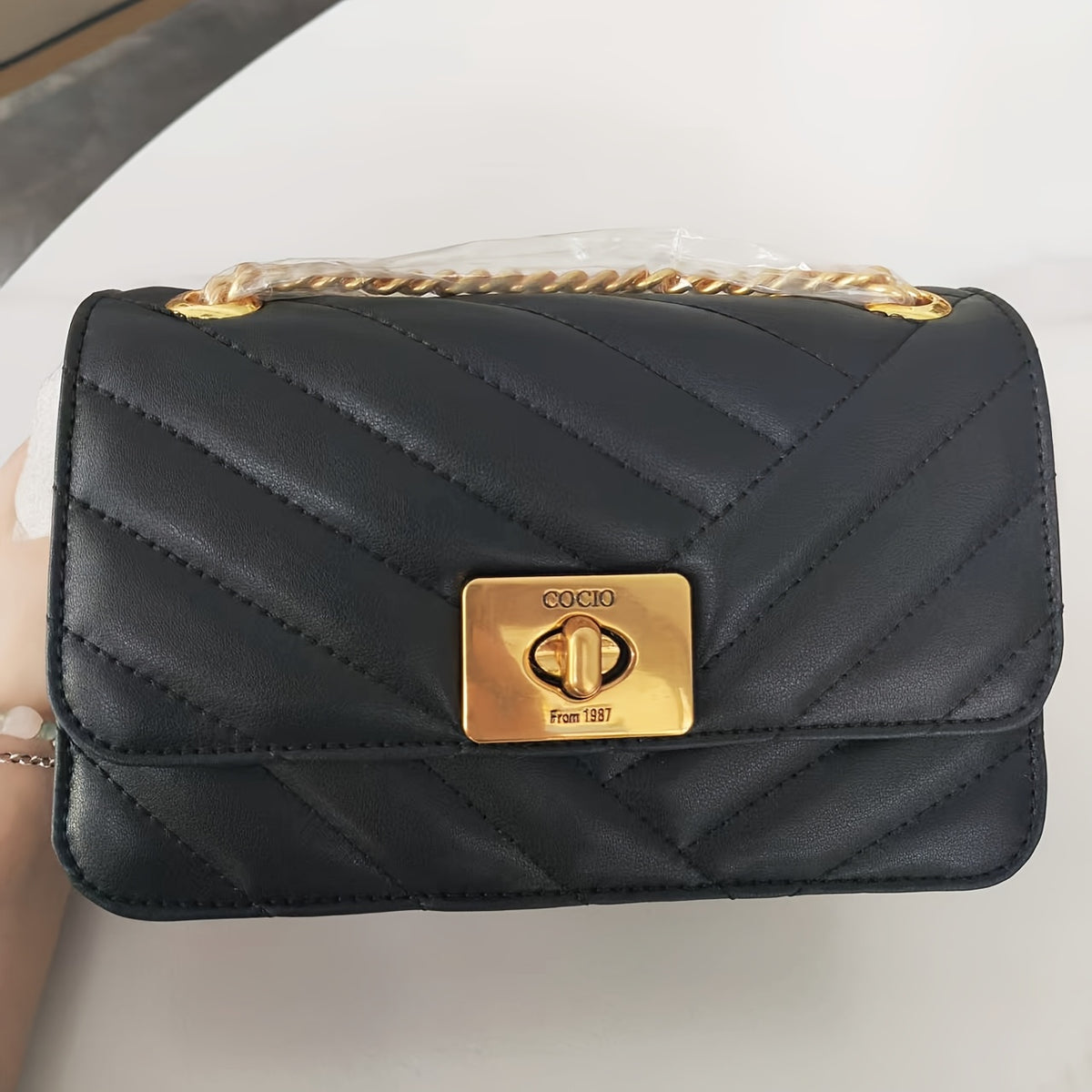 Women's Small Crossbody Bag with Chain Strap & Clasp Closure