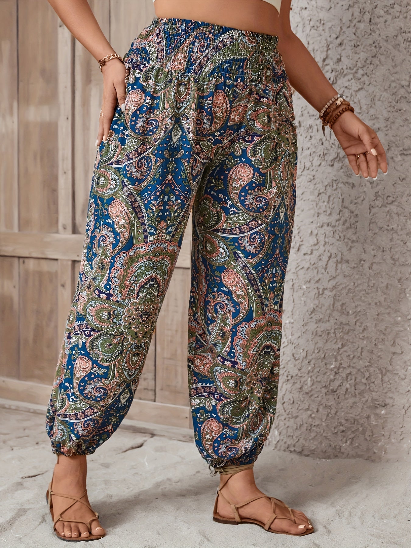 Women's Plus Paisley Print High Rise Tapered Leg Pants