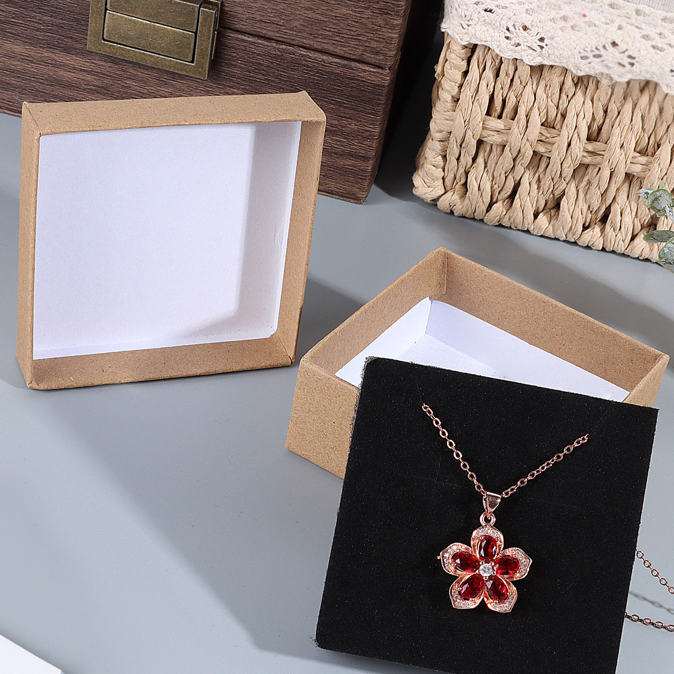 Classic Vintage Jewelry Box for Ring Pendant Necklace Earring