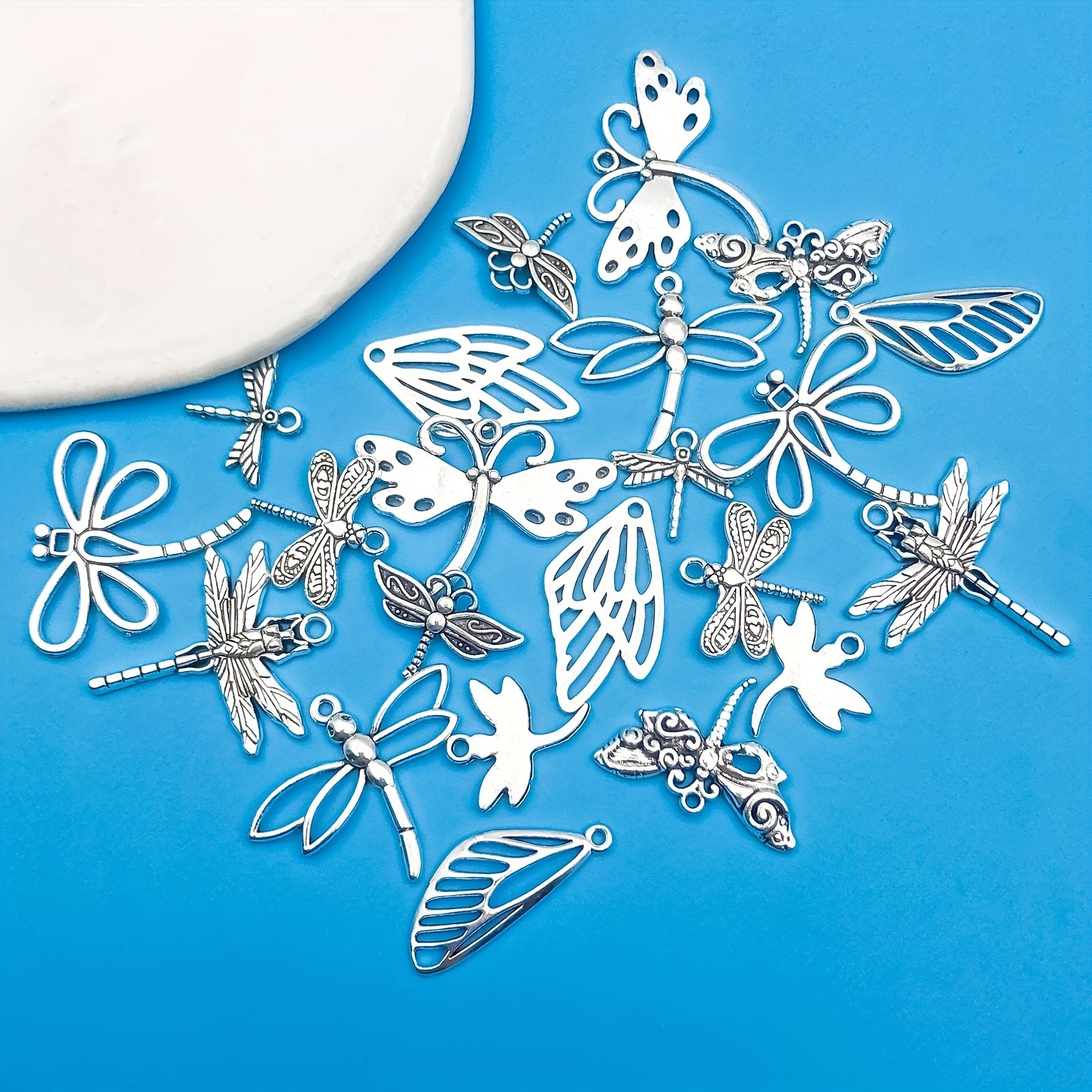 22pcs Antique Silver Insect Collection Dragonfly Charms Pendant Set