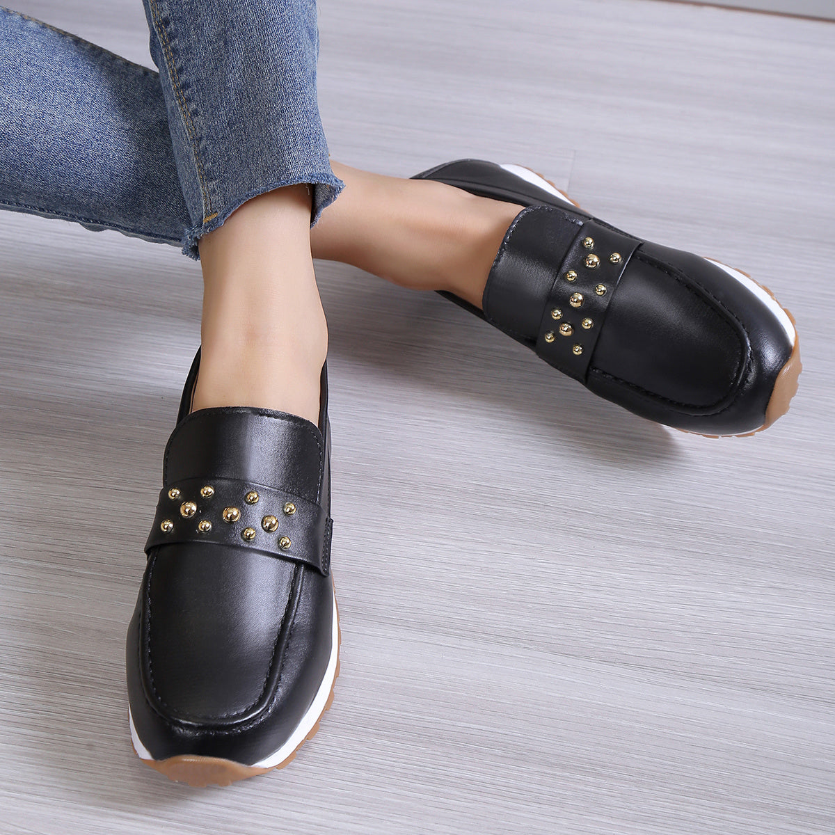 Metal Ball Decor Sneakers Lace Up PU Leather Anti-slip Shoes