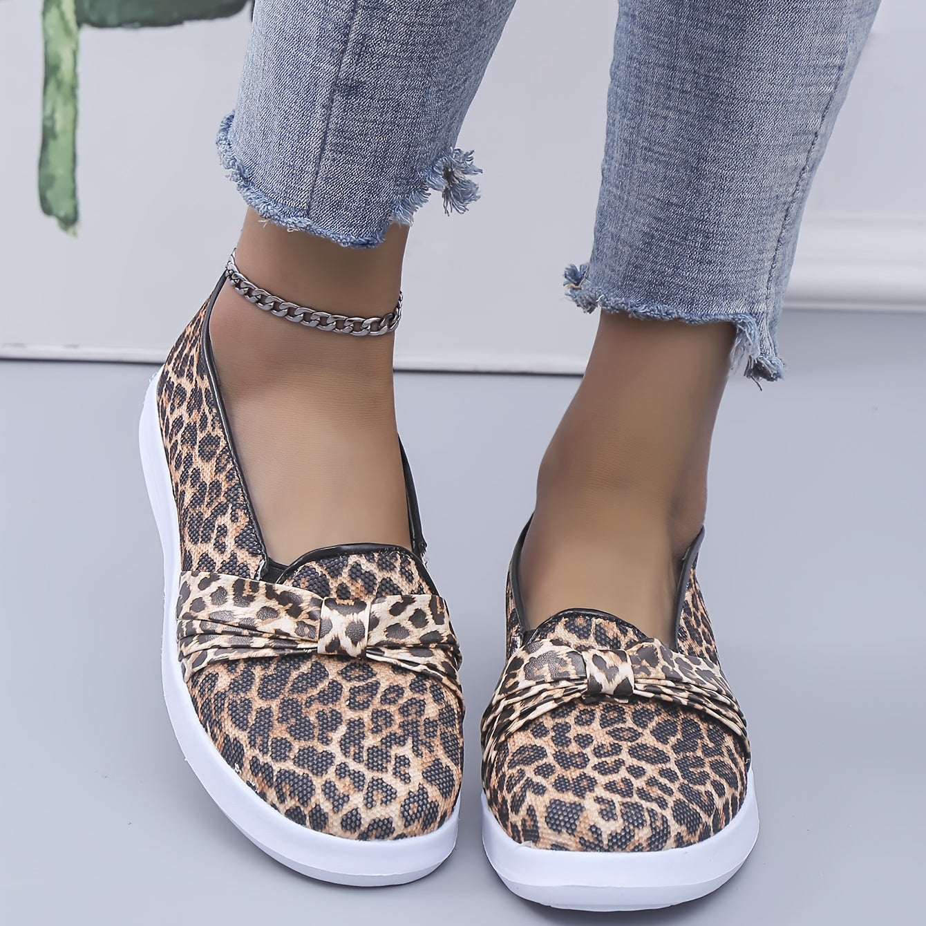 Leopard Print Slip On Loafers Round Toe Flat Walking Shoes
