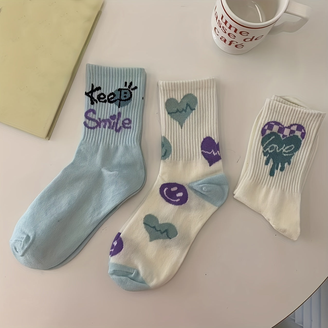 3 Pairs Heart Print Socks Comfy & Breathable Mid Tube Socks Women's Stockings