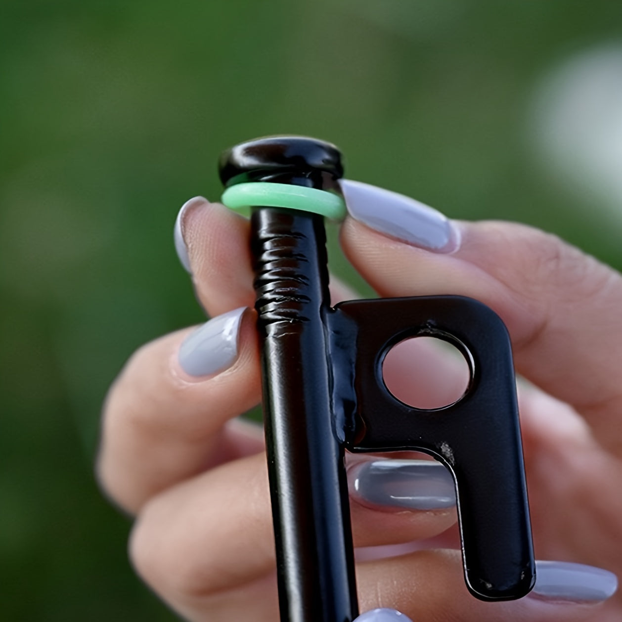 10pcs Night Luminous Green Camping Nail for Easy Setup and Visibility