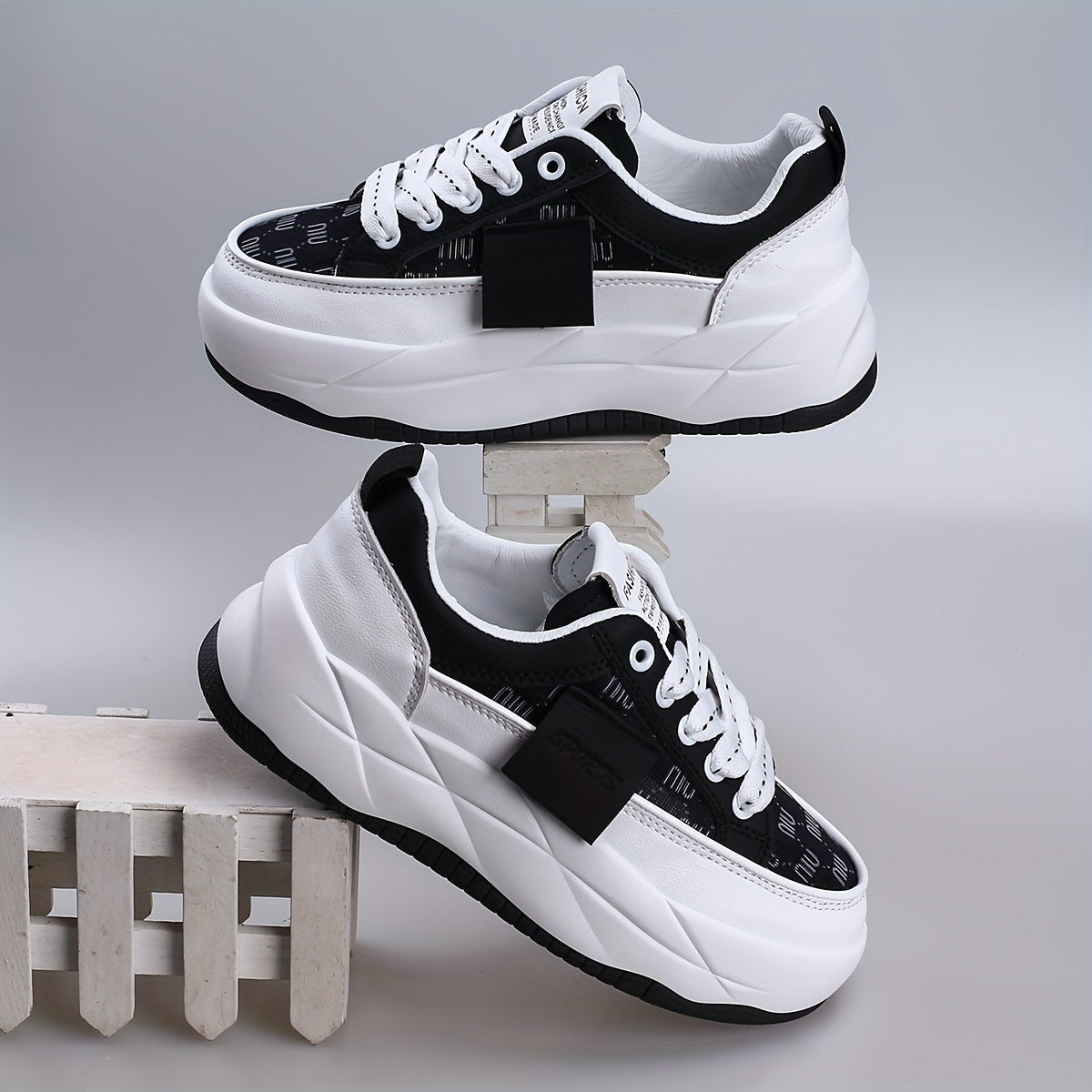 Women's Breathable Mesh Platform Sneakers Casual Lace Up Outdoor Shoes