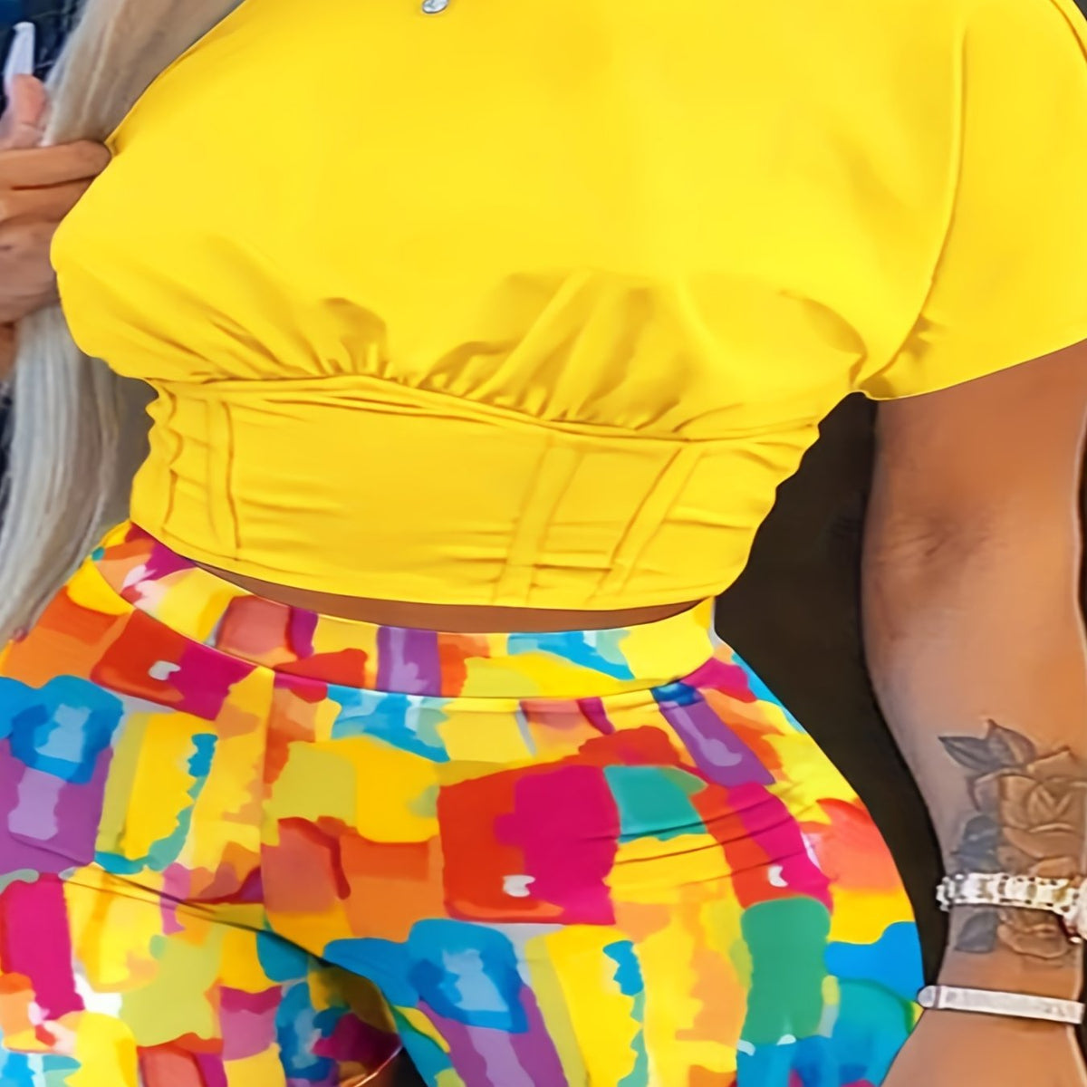  Short Sleeve Crop Top & Geometric Print Shorts Set