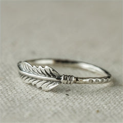 Retro Men's Feather Pattern Ring