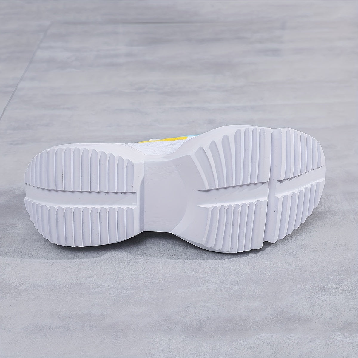 Breathable Soft Sole Flying Woven Shoes Shock Absorption Slip On Running Shoes