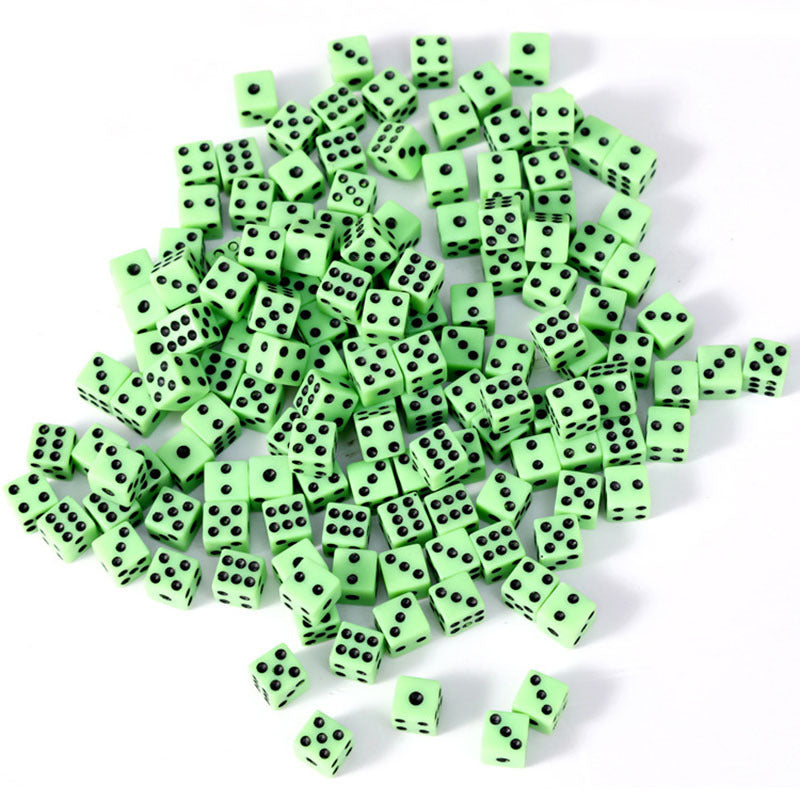 100pcs 8mm 4 Plastic Dice for Parties Chess Games