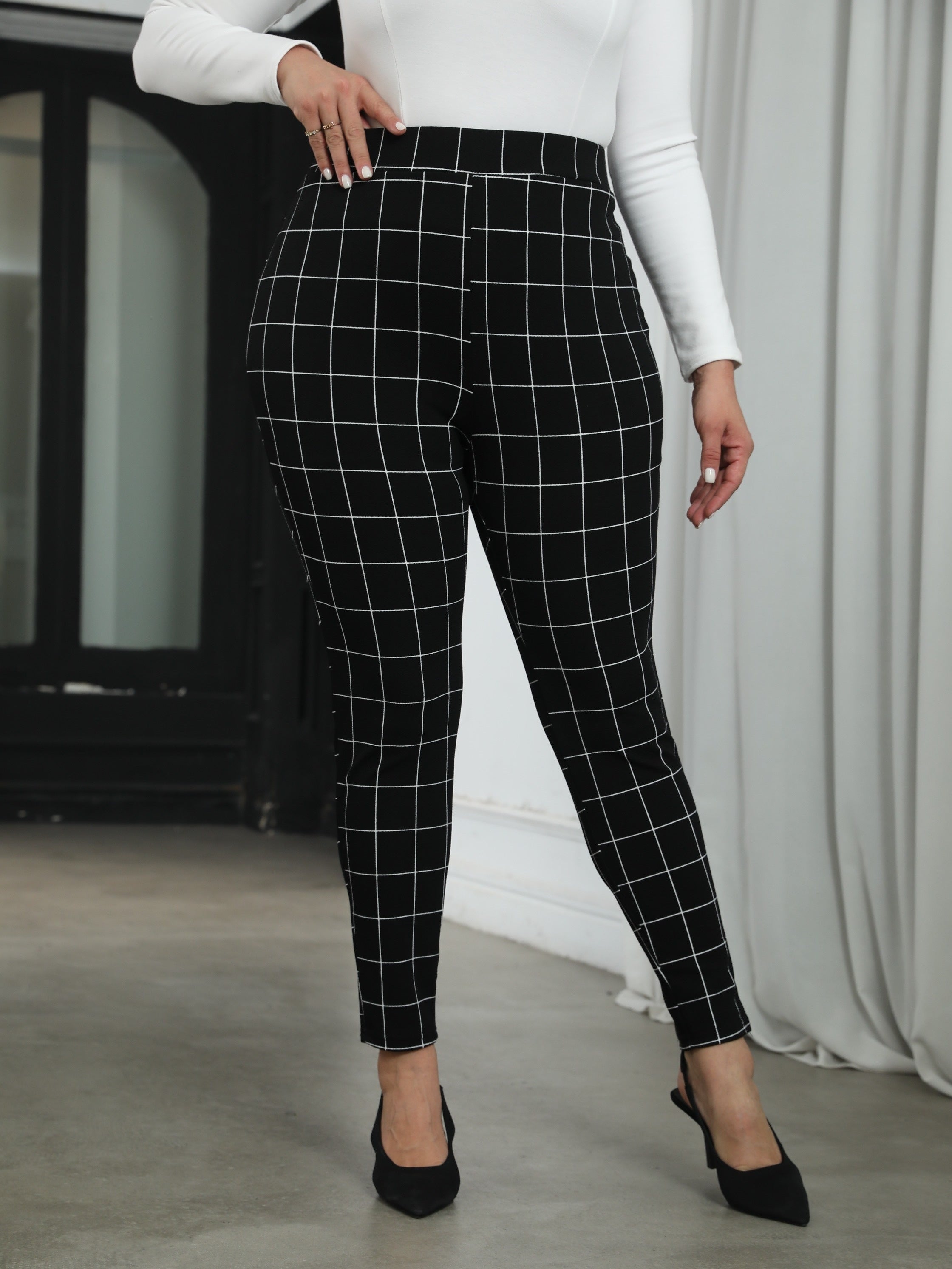  High Rise Skinny Trousers