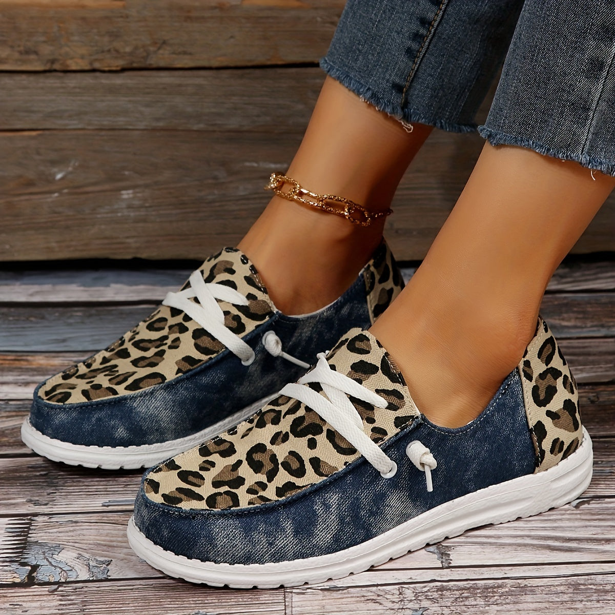 Leopard Printed Slip On Sneakers Lightweight Round Toe Outdoor Shoes