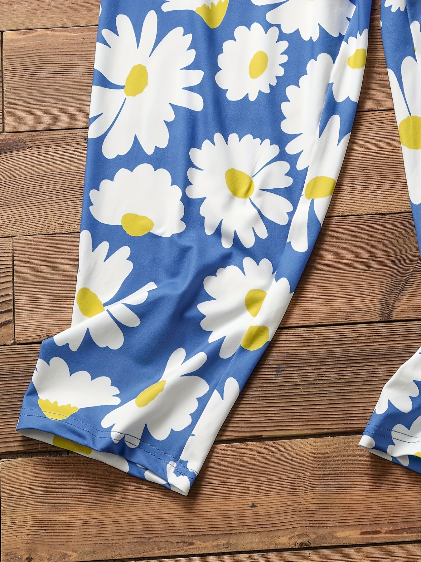 Women's Plus Ditsy Floral Print Stretch Pants