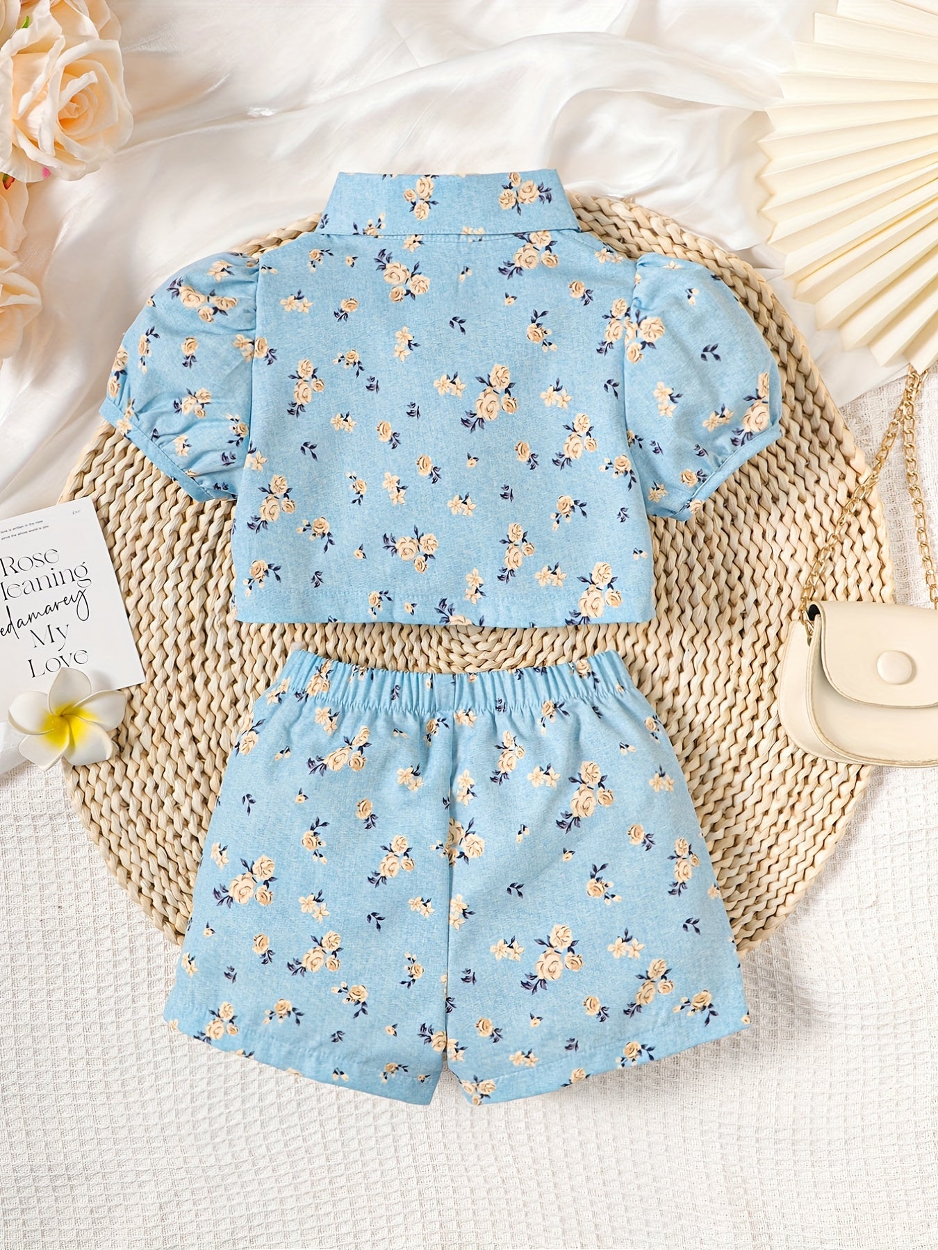 2pcs Baby Girls Ditsy Print Cut Out Puff Sleeve Shirt & Shorts Set