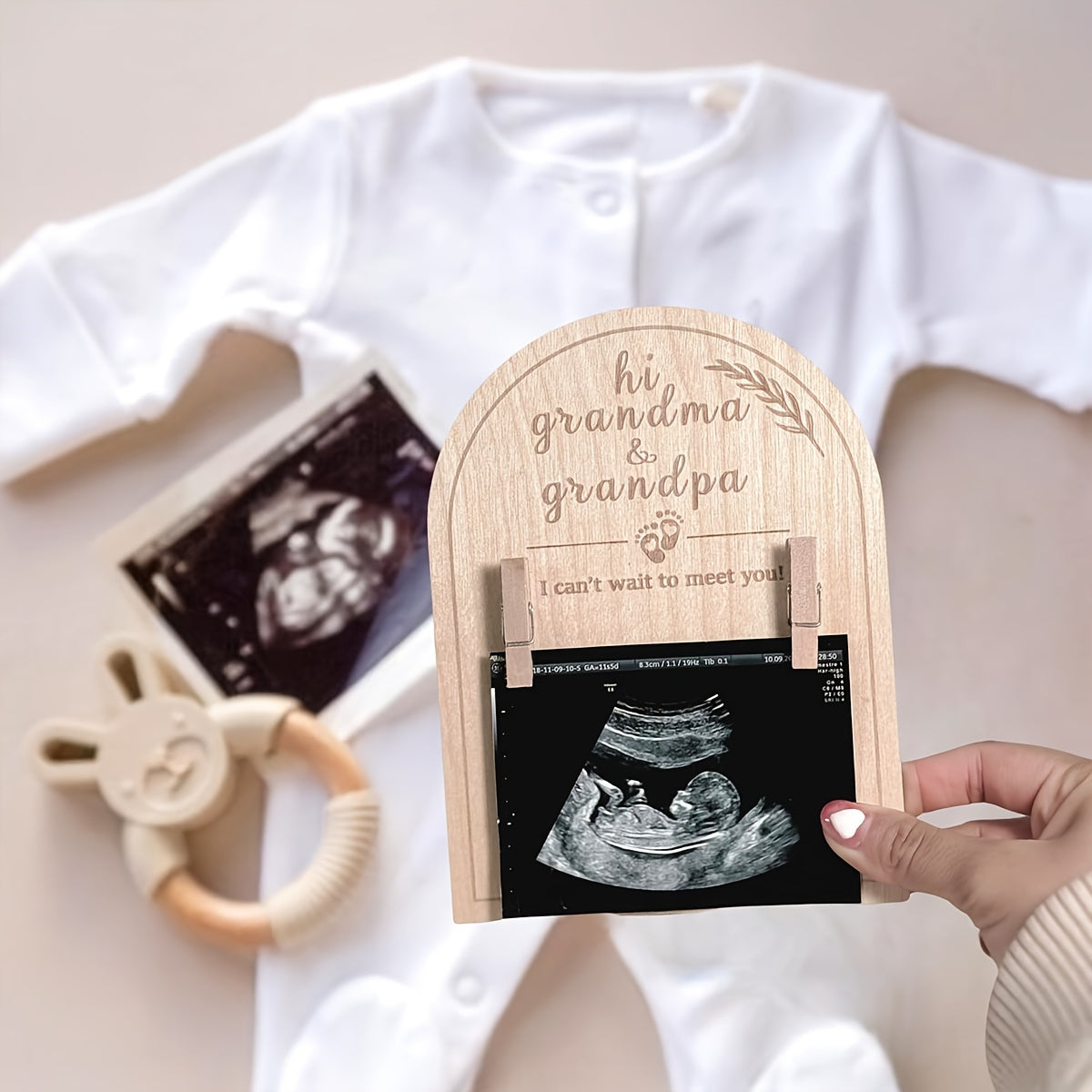 Wooden Ultrasound Photo Frame Hi Grandma & Grandpa Engraved Keepsake