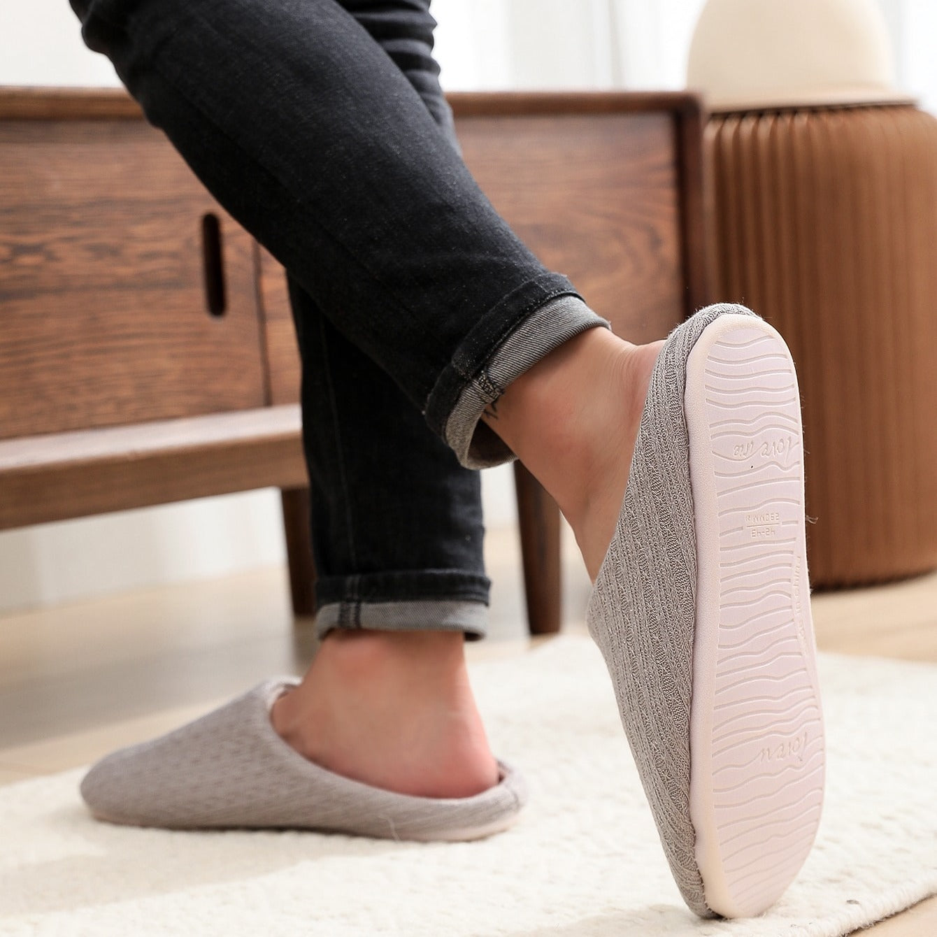 Men's Cozy Fuzzy Slides Soft Slippers Plush Comfy Non-slip Home Shoes