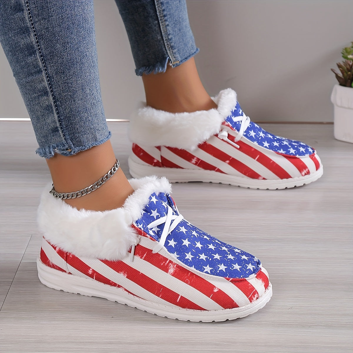 Women's Plush Lined Snow Boots Star Print & Striped Low Top Canvas Shoes