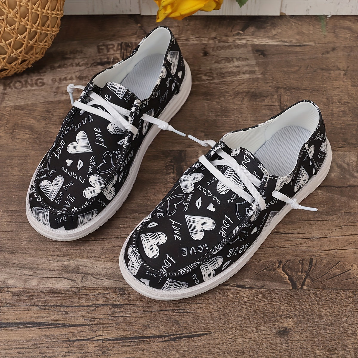 Heart & Letter Pattern Skate Shoes for Women