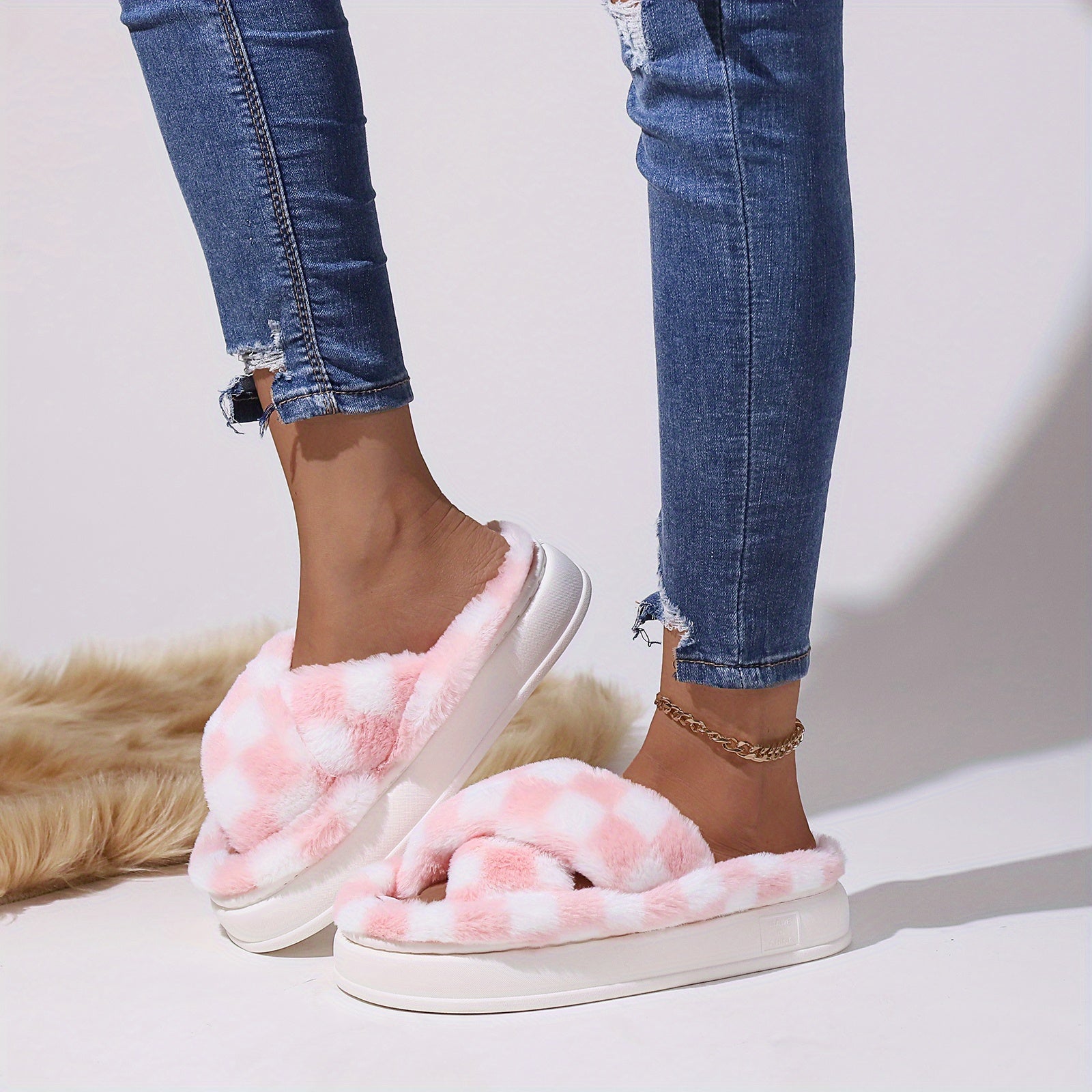Plaid Pattern Fuzzy Slippers Slide Sandals