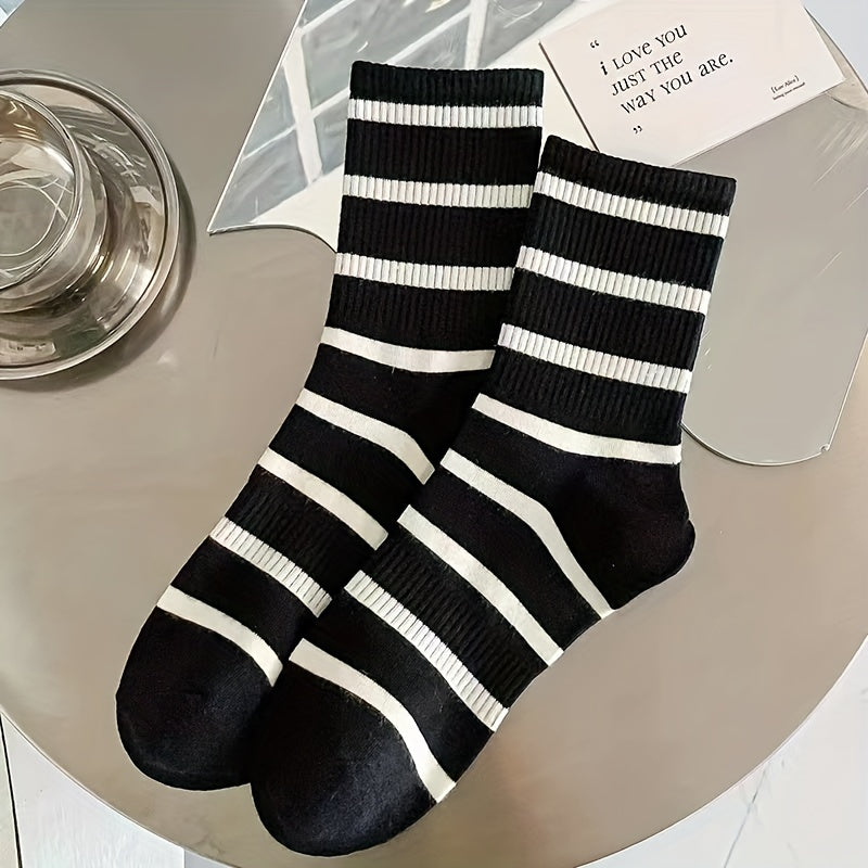 5 Pairs Letter Print Socks Women's Stockings & Hosiery