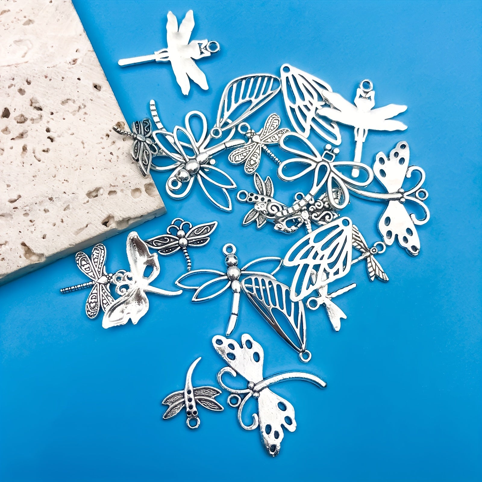 22pcs Antique Silver Insect Collection Dragonfly Charms Pendant Set