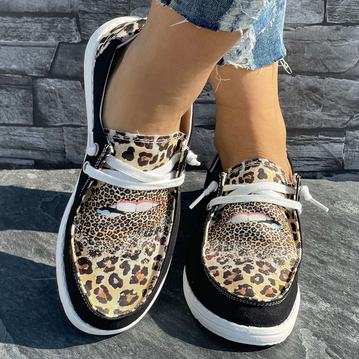Leopard Pattern Flat Shoes Women's Slip On Casual Shoes