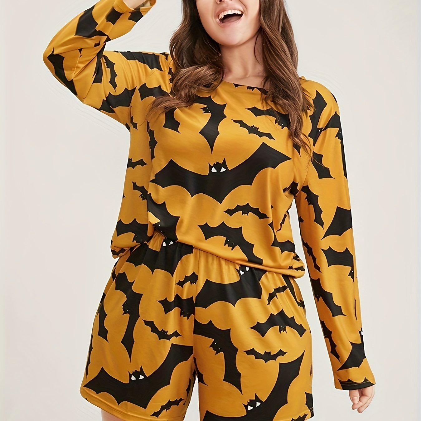  Gothic Loungewear Set Bat Print Crew Neck Tee & Shorts Pajamas